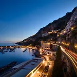 לינה וארוחת בוקר Vista D'amalfi 4*