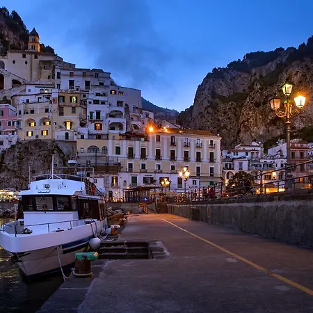 Vista D'amalfi Alojamento de Acomodação e Pequeno-almoço 2*