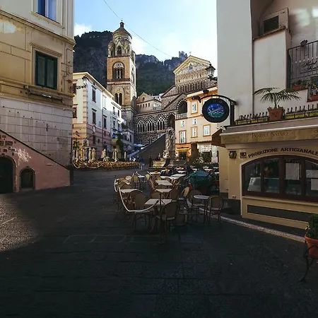 לינה וארוחת בוקר Vista D'amalfi אמאלפי