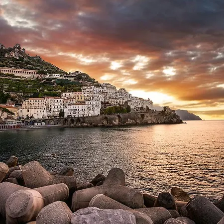 Vista D'amalfi Alojamento de Acomodação e Pequeno-almoço 2*