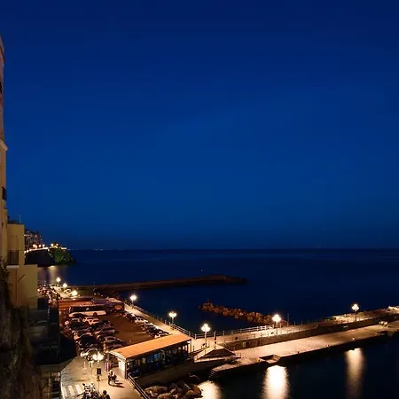 Vista D'amalfi アマルフィ